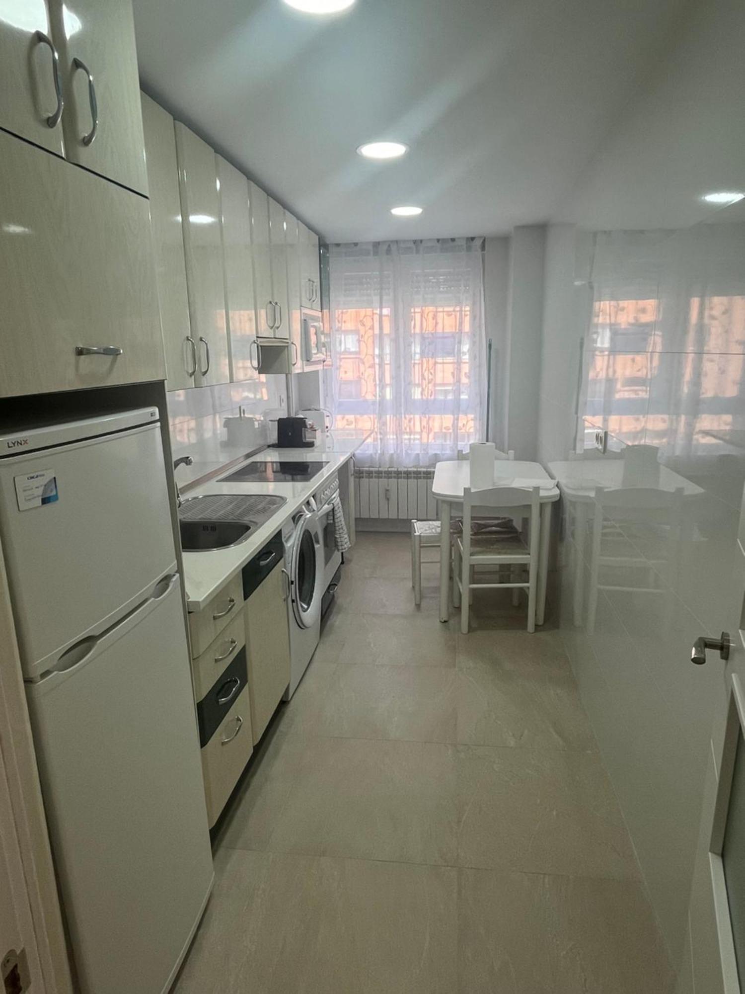 Apartamento Vacacional Burgos Bagian luar foto